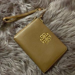 Tory burch wristlet BRAND NEW!